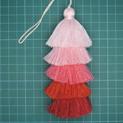 Borla de de 5 camadas 13cm com 10cm de fio