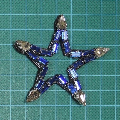 Aplicação Estrela 6cm Base Feltro com Cola e Pedras Cosidas