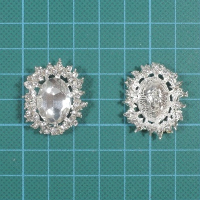 Botão de Pé Metálico com Pedra e Brilhantes 26x30mm