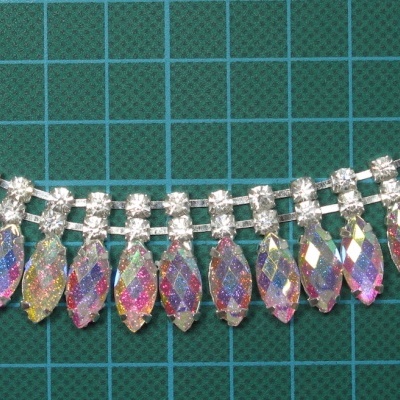 Meio Colar com Pedras Barco