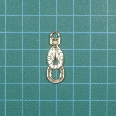 Patilha Metálica c/Brilhantes 11x31mm OR/Cristal