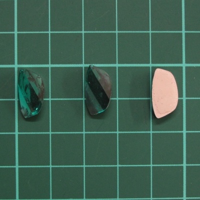 Pedra Resina TC Irregular 8x14mm FL Verde