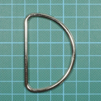 Argola Meia Lua Metálica 5,5cm