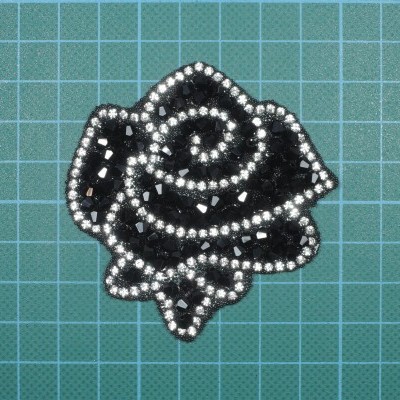 Aplicação Flor 7cm Base Cola com Pedras, Caviar e Brilhantes