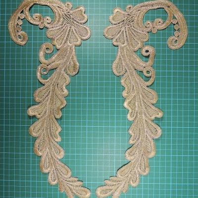 Par de Aplicações Bordadas com Lurex 34,3cm x 22cm