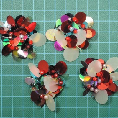 Aplicação Base Feltro 3cm com Lantejoulas,Missangas Cosidas