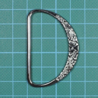 Argola Meia Lua Metálica 4cm com Textura