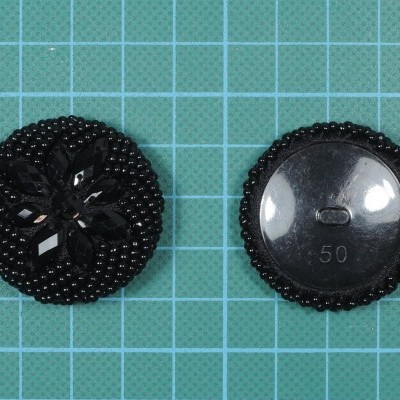 Botão de Pé Forrado c/Pedras/Missangas