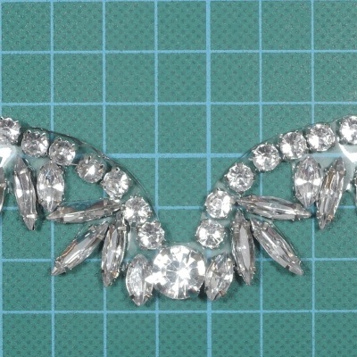 Aplicação Base Cola com Pedras 3,1x11,8cm