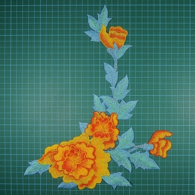 Flor 3D Bordada 34cm x 17,3cm