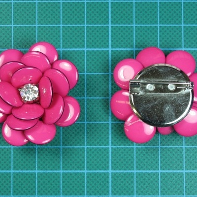 Pregadeira Flor Rigida Plástico e Brilhante 4cm