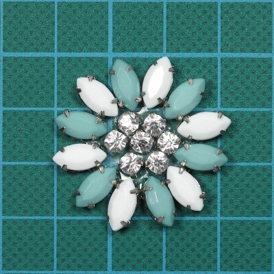 Flor Base Cola com Pedras Redondas e Barco