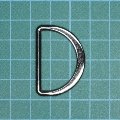 Argola Meia Lua Metálica Achatada 3cm