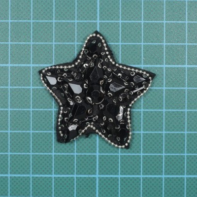 Aplicação Estrela 5cm Base Feltro com Pedras, Corrente e Bolas Cosidas