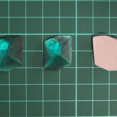 Pedra Resina TC Irregular 21x26mm FB Verde