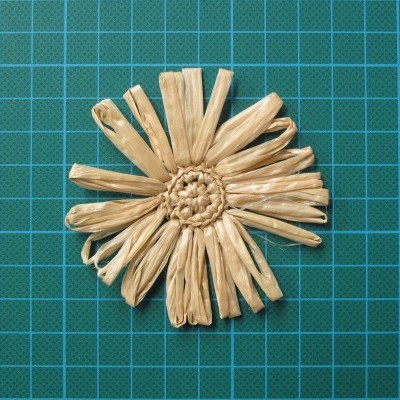 Flor Ráfia Artificial 8cm Beje