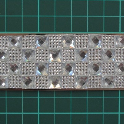 Chapa Metálica com Pedras 3,5cm x 13cm, entrada com 2,2cm