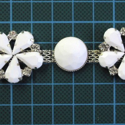 Corrente 6mm com Pedras Lagrima, Redondas e pequenos brilhantes.