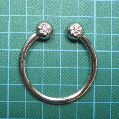 Argola Metálica Estilo Piercing 37mm/45mm com Brilhantes