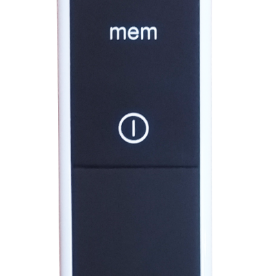 Dispositivo eletrónico portátil preto com bordas brancas e botões