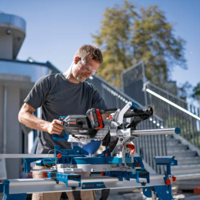 Serra de meia-esquadria sem fio Biturbo GCM 18V-216 DC