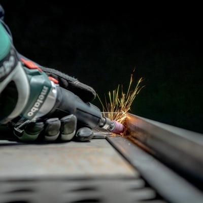 Retificadora direita sem fio GVB 18 LTX BL 11-28