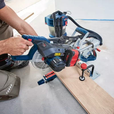 Serra de meia-esquadria sem fio Biturbo GCM 18V-216