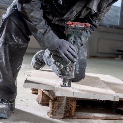 Serra de sabre sem fio SSE 18 LTX BL Compact