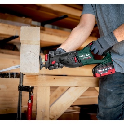 Serra de sabre sem fio SSEP 18 LT BL