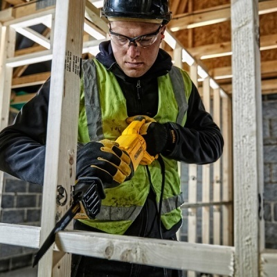 Serra Sabre 1.100W - Eletrónica + mala