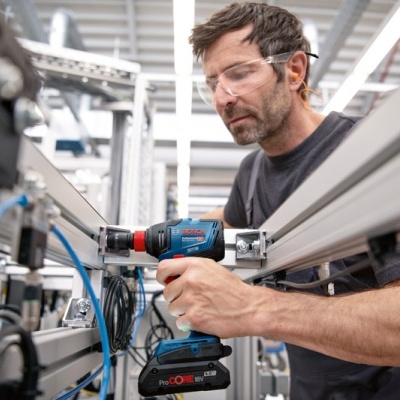 Aparafusadora/chave de impacto sem fio GDX 18V-210 C