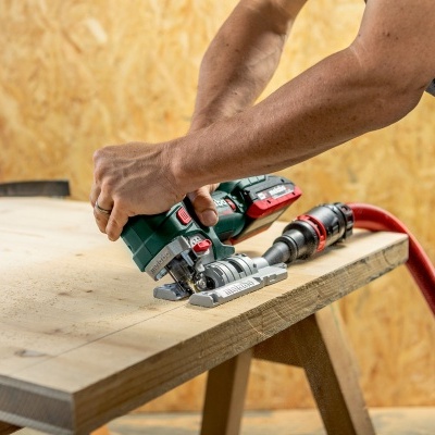 Serra de recorte sem fio STA 18 LTX 150 BL