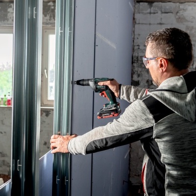 Aparafusadora para construções a seco sem fio TBS 18 LTX BL 5000