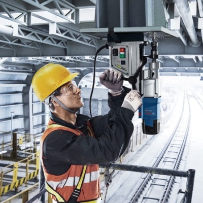 Berbequim com broca de coroa magnética GBM 50-2