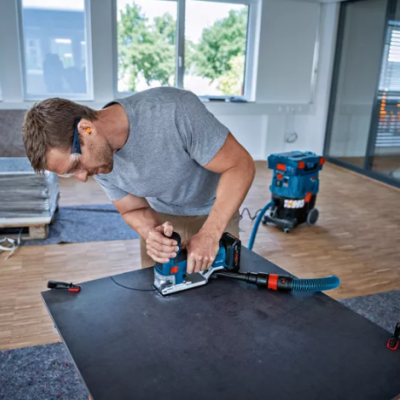 Serra de recorte sem fio GST 18V-155 SC