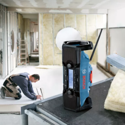 Rádio Digital Portátil para Estaleiro de Obras GPB 18V-2 SC