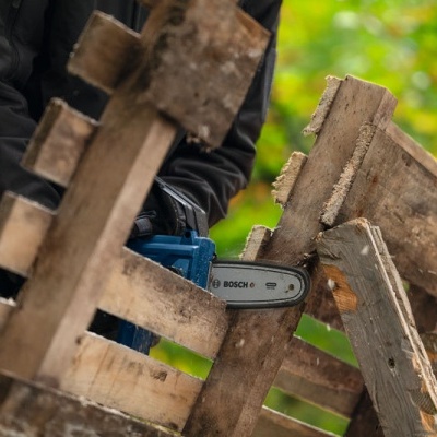 Serra de podar sem fio GKE 18V-15