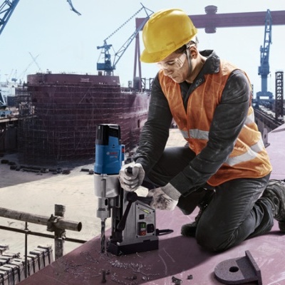 Berbequim com broca de coroa magnética GBM 50-2