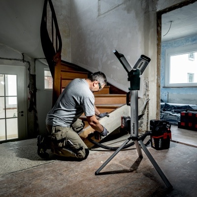 Holofote sem fio BSA 18 LED 5000 DUO-S