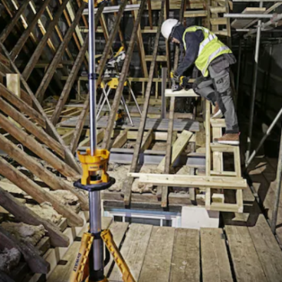 Lanterna LED com tripé XR 18V