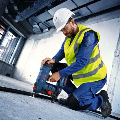 Pistola de pregos sem fio para betão em instalação elétrica GNB 18V-40