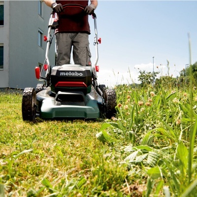 Corta-relvas sem fio RM 36-18 LTX BL 46