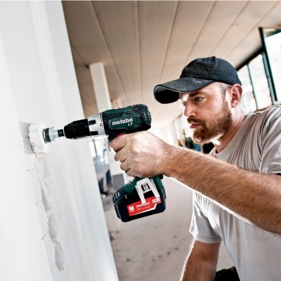 Berbequim-aparafusadora sem fio BS 18 LT