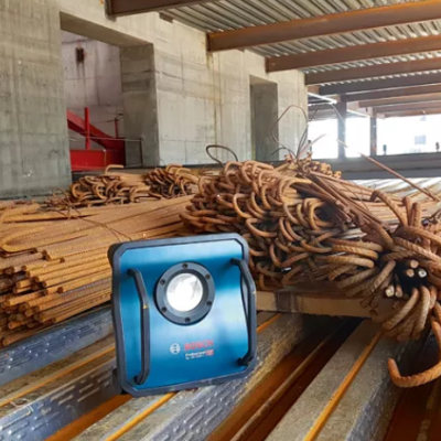 Projetor de luz portátil 10.000lm sem fio GLI 18V-10000 C Bosch