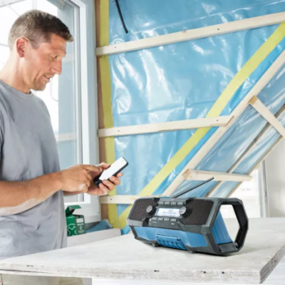 Rádio Digital Portátil para Estaleiro de Obras GPB 18V-2 SC