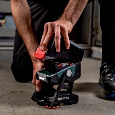 Holofote sem fio BSA 12-18 LED 2000