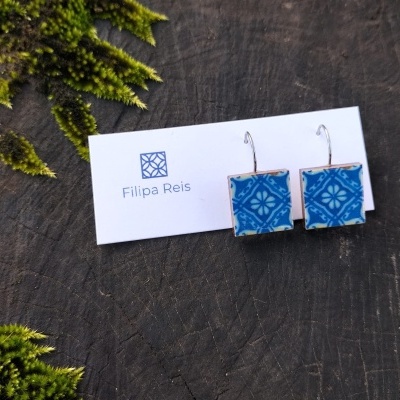 Brincos quadrados azulejo azul