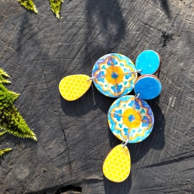 Brincos triplos azulejo azul/amarelo