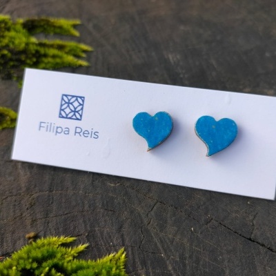 Brincos mini corações c/azulejo