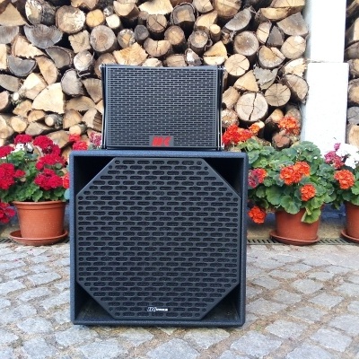 MAK8 satélite line array
